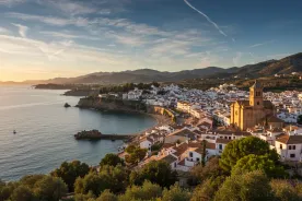 Villas for sale in El Velerin Estepona